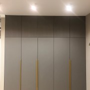 Высокий шкаф под потолок