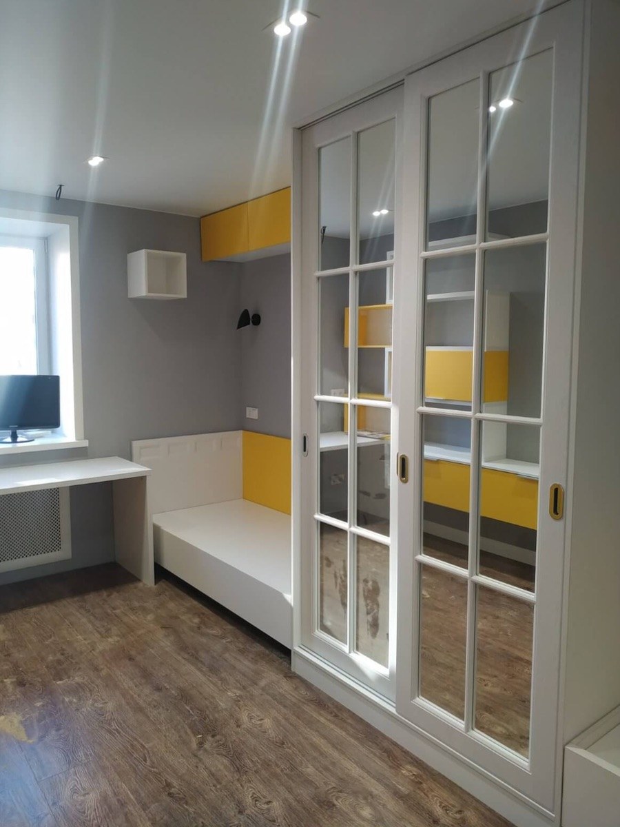 Комплект мебели в детскую - шкаф-купе