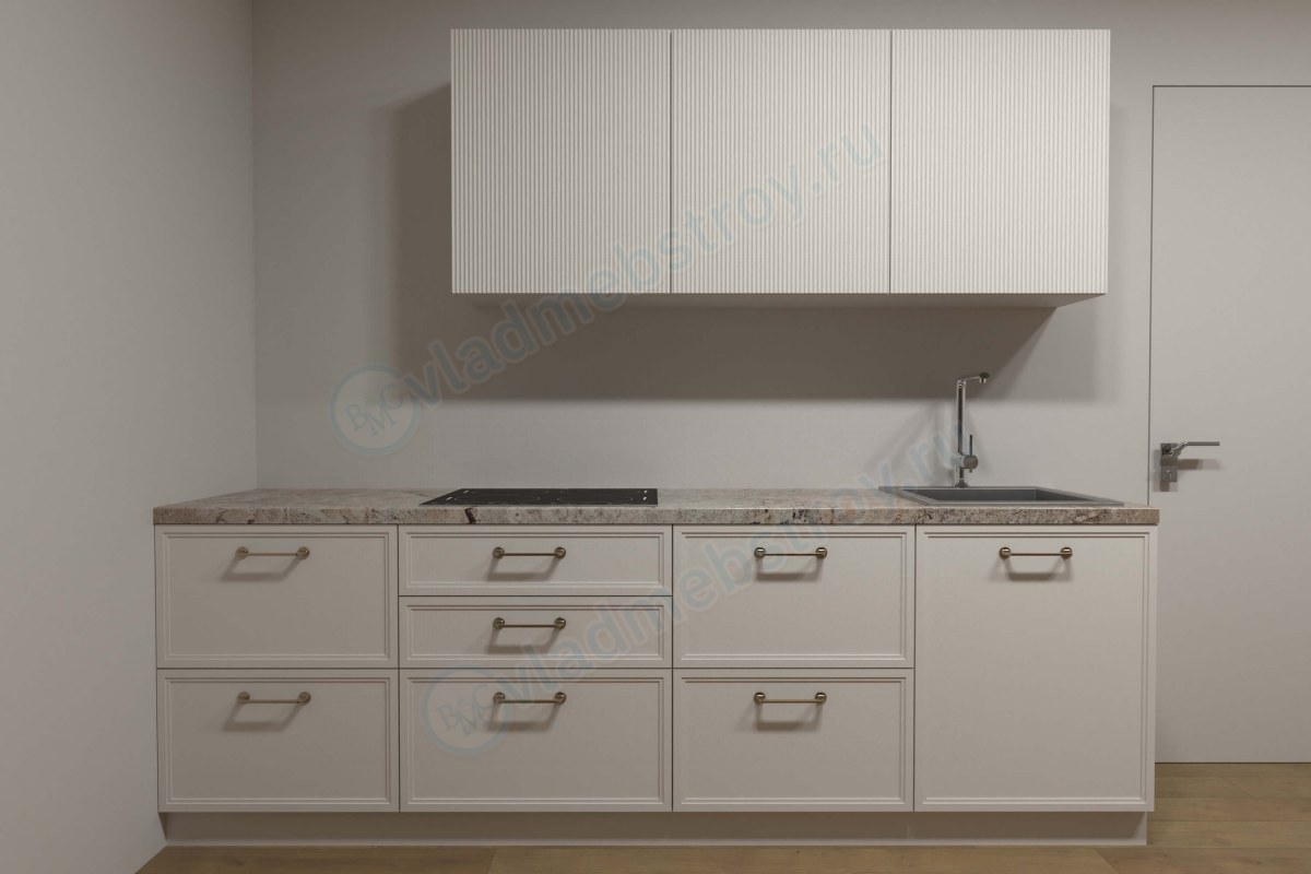 Небольшая кухня с 3 шкафами