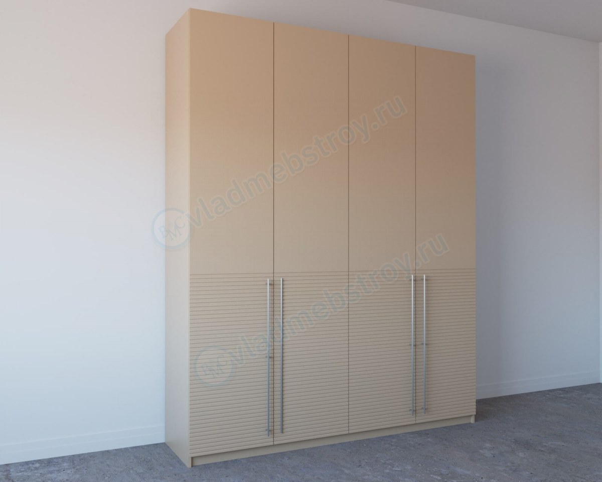 Красивый шкаф песочного цвета