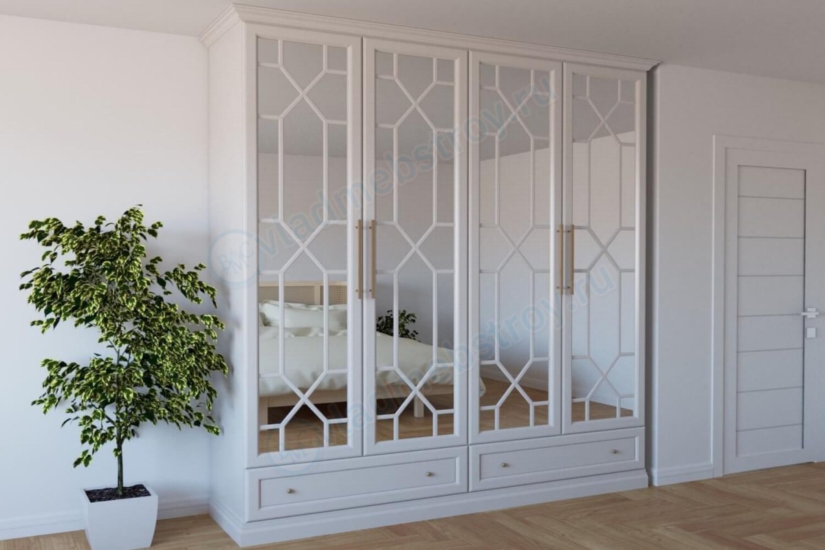 Шкаф четырехдверный с нижними ящиками