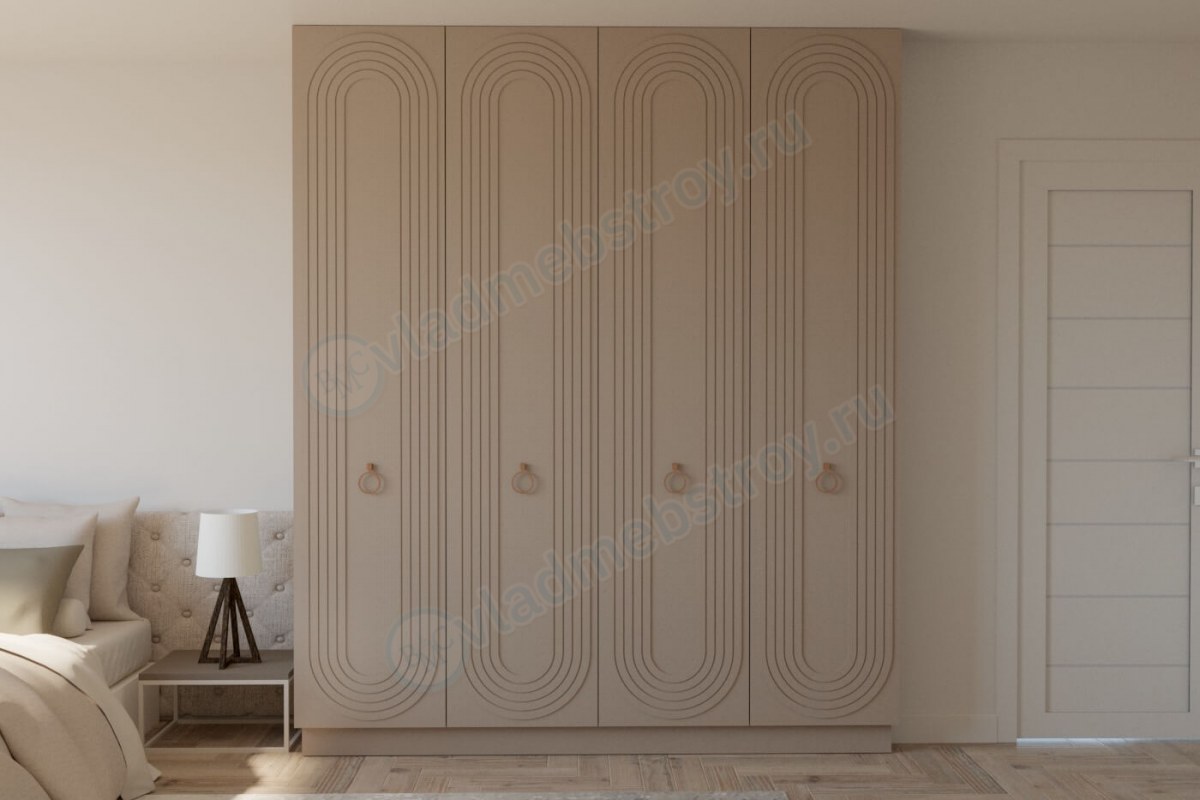 Высокий шкаф с фрезеровкой