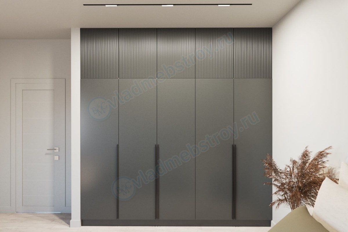 Строгий черный шкаф с антресолью