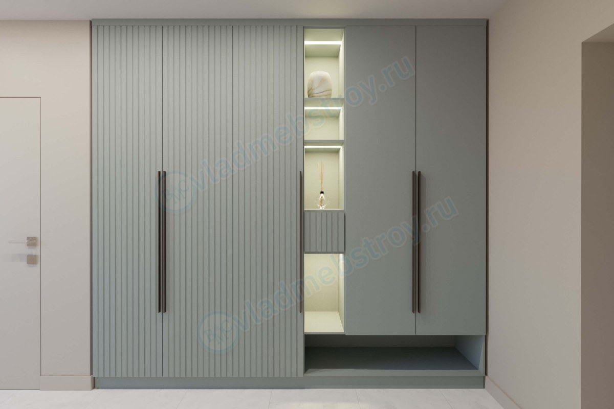 Голубая расцветка шкафа в прихожую