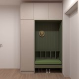 Прихожая с антресолью в белом цвете