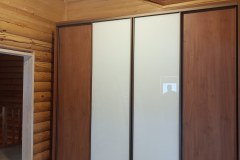 Шкаф купе классический в дом