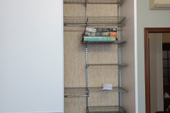 Фото гардеробной с дверями купе