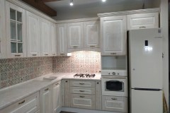 Кухня с фасадом из шпона фото