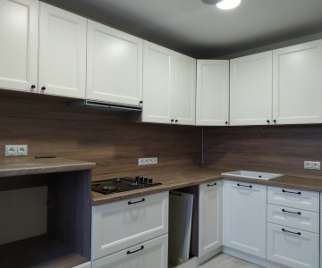 Кухня с фрезерованным фасадом из эмалированной МДФ фото