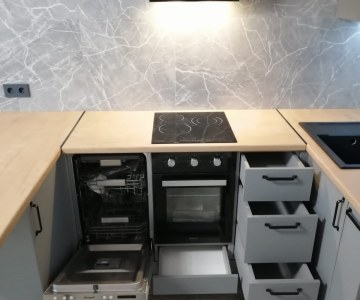 Компактное размещение ящиков на кухне