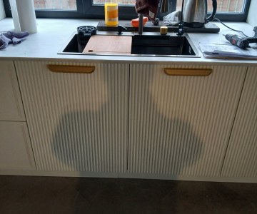 Хорошая качественная мойка на кухне