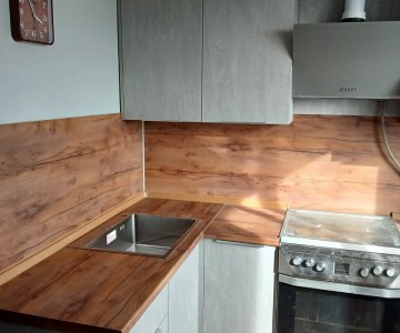 Столешница и стеновая панель из ЛДСП в стиле КЕДР