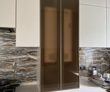 Кухня со шкафчиками