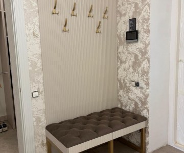 Прихожая с каретной стяжкой