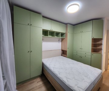 Стенка вокруг кровати на заказ фото