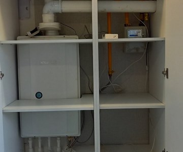 Кухня со скрытым монтажом труб