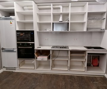 Готовая работа от Владмебельстрой кухня белая