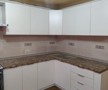 Высокий кухонный гарнитур фото