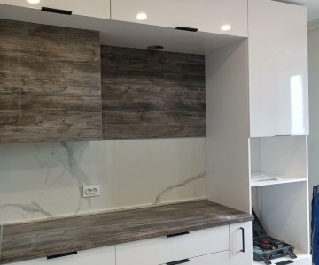 Большая глянцевая кухня на заказ во Владимире