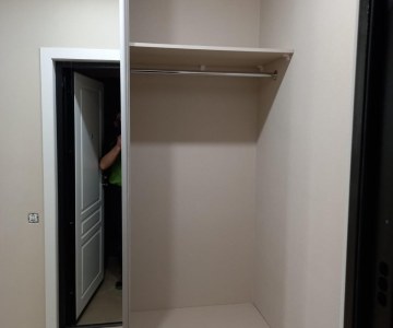Удобный шкаф-купе в прихожей на заказ