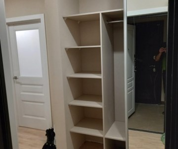 Удобный шкаф-купе в прихожую на заказ