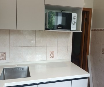 Кухня с каменной столешницей Hanex 