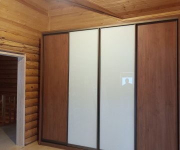 Шкаф купе классический в дом