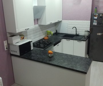 Кухня белая МДФ с фрезеровкой "София"