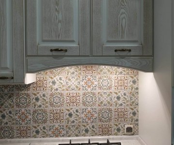 Шкафы на кухне из шпона фото