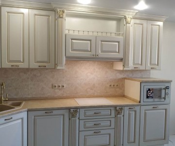 Большая дорогая кухня белого цвета во Владимире фото