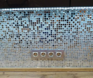 Фартук кухни из стекла