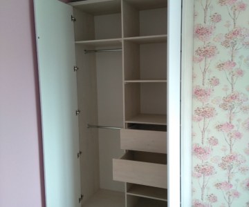 Комплект мебели в детскую комнату - шкаф распашной