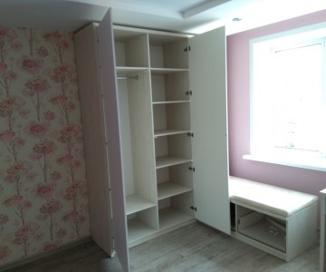 Комплект мебели в детскую комнату - шкаф распашной