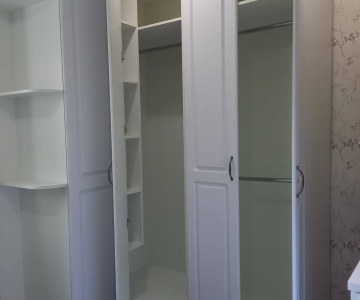 Распашной шкаф на заказ фото