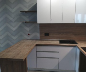 Кухня-студия с барной стойкой фото