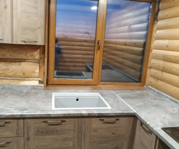 Кухня в загородном доме на заказ