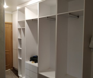 Большой шкаф в прихожую